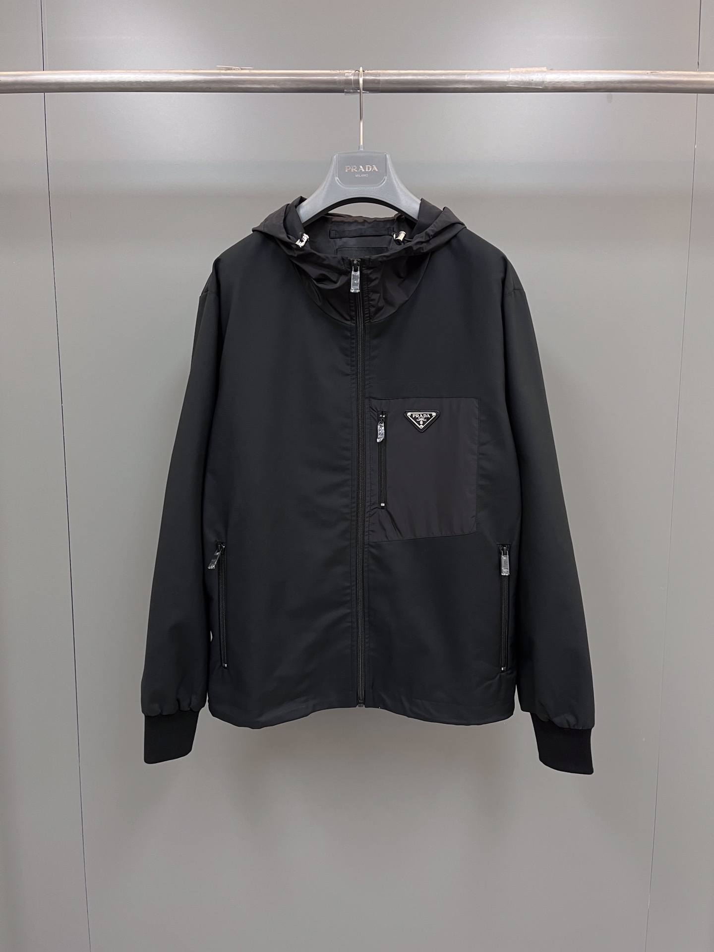 003_e85441.jpg
