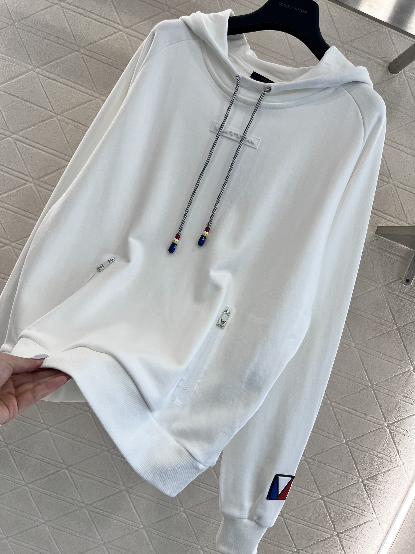 008_311270.jpg