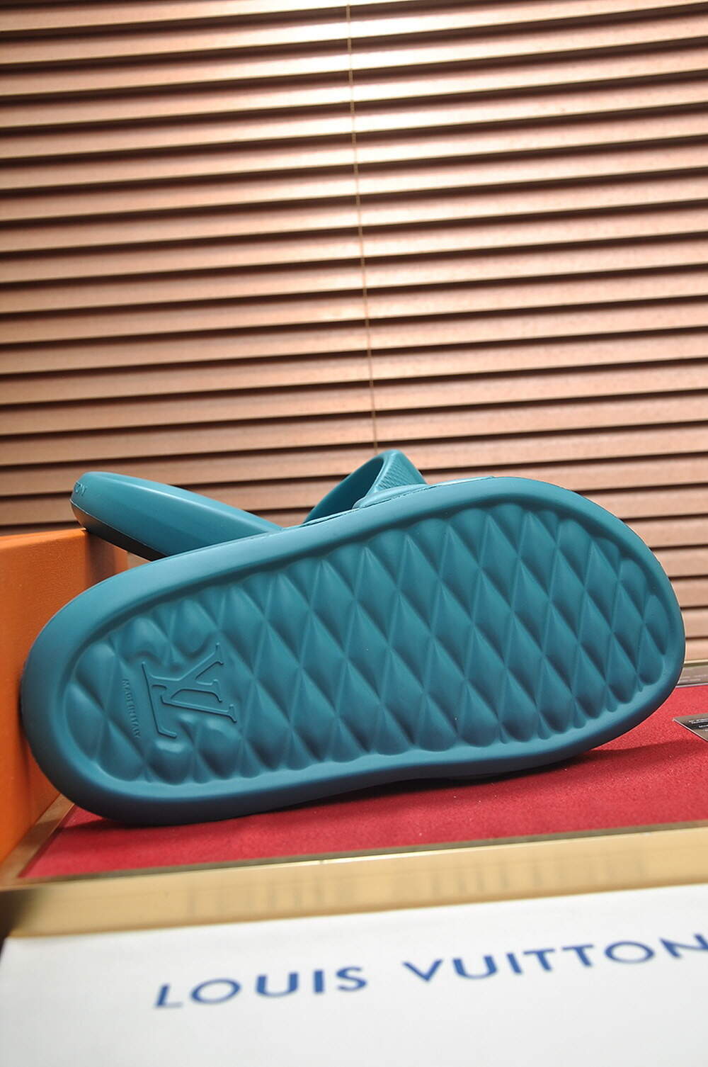 005_6875af.jpg