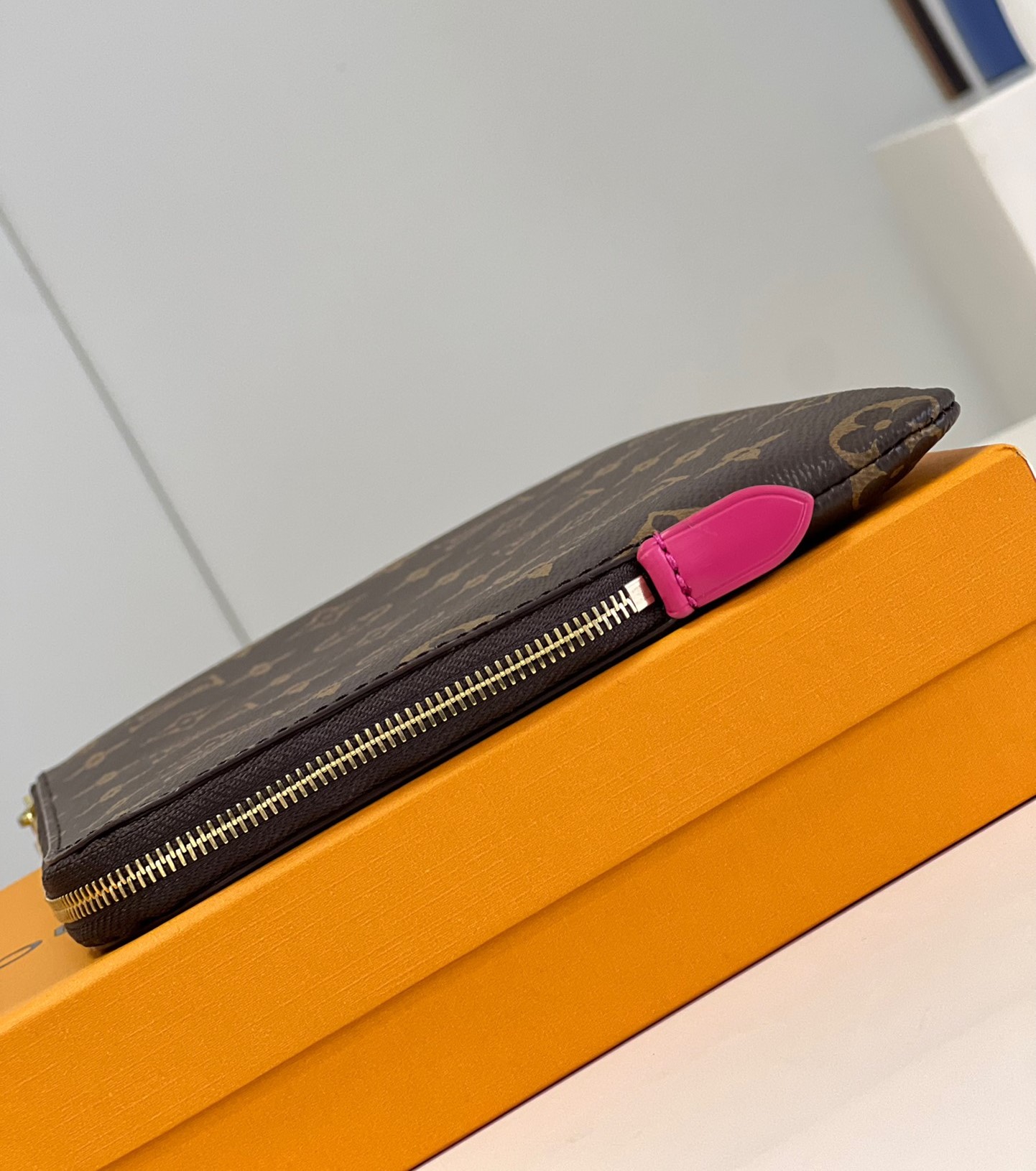 007_a4af77.jpg