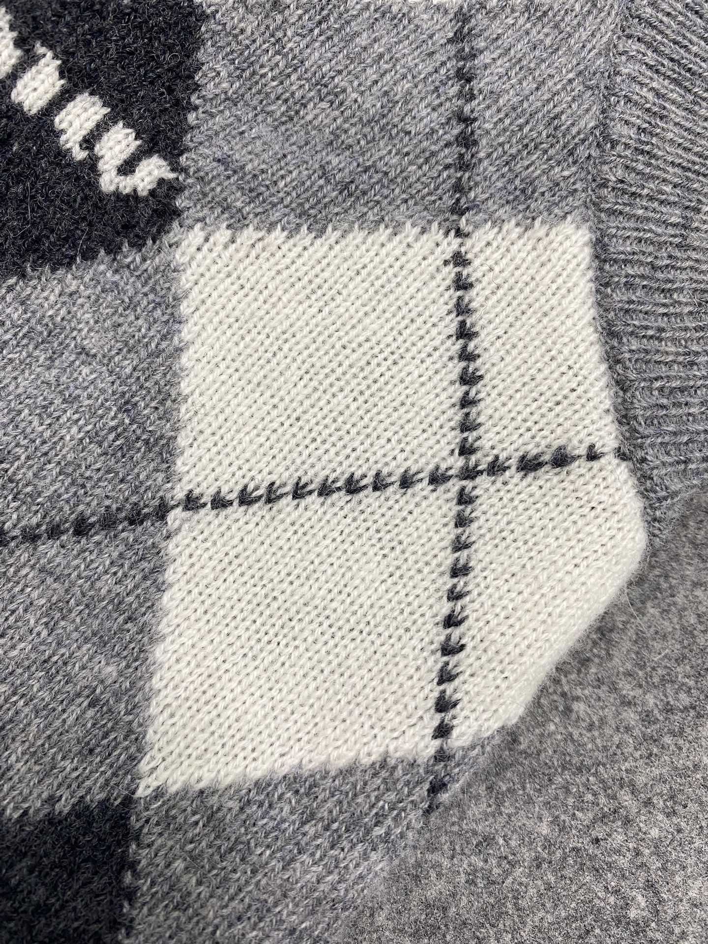 011_944795.jpg