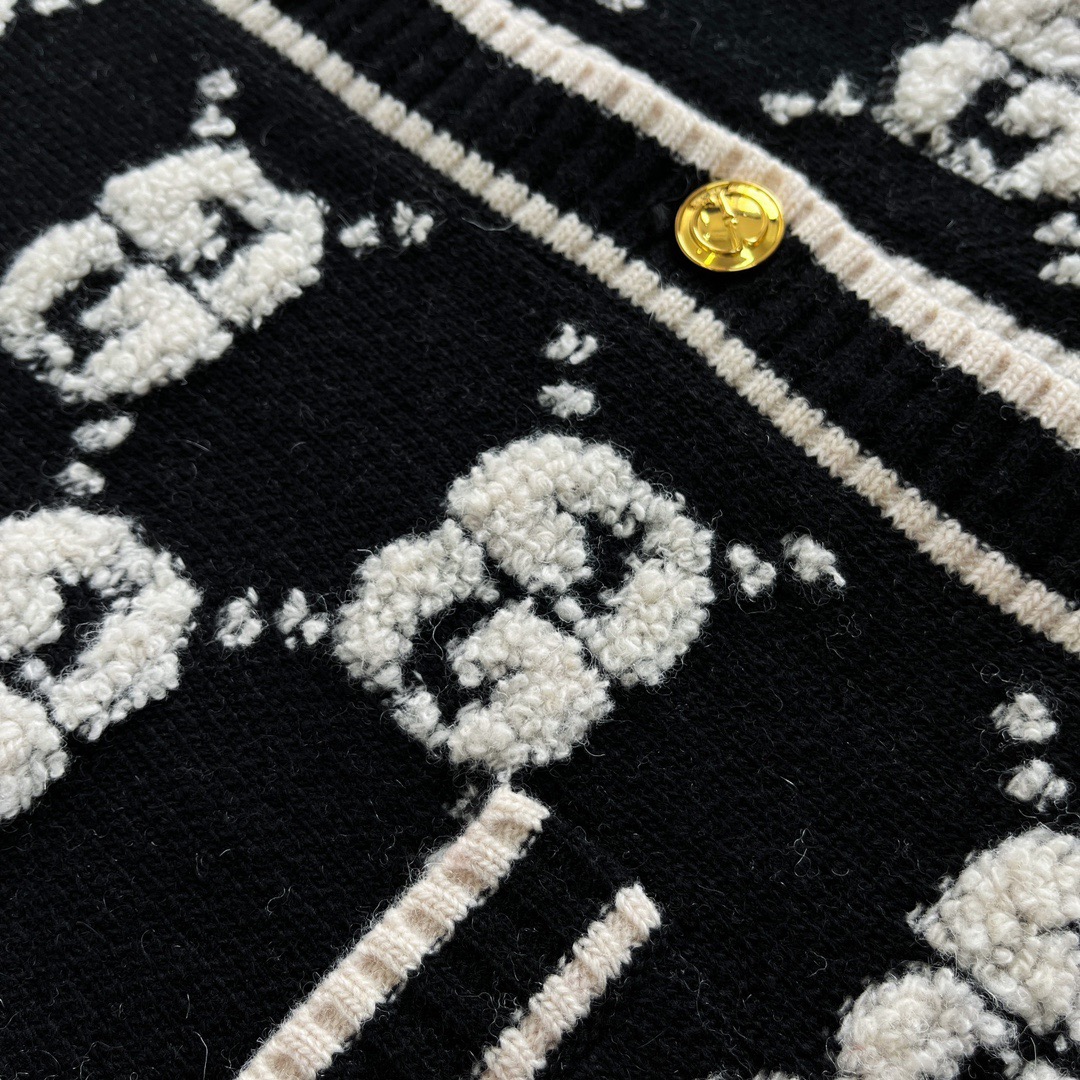 009_831295.jpg