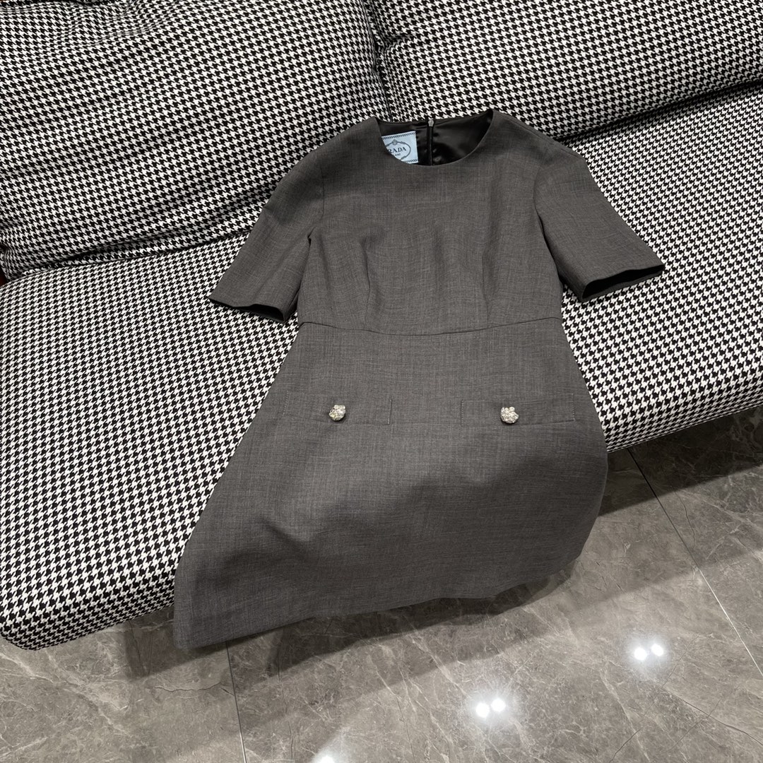 004_700877.jpg
