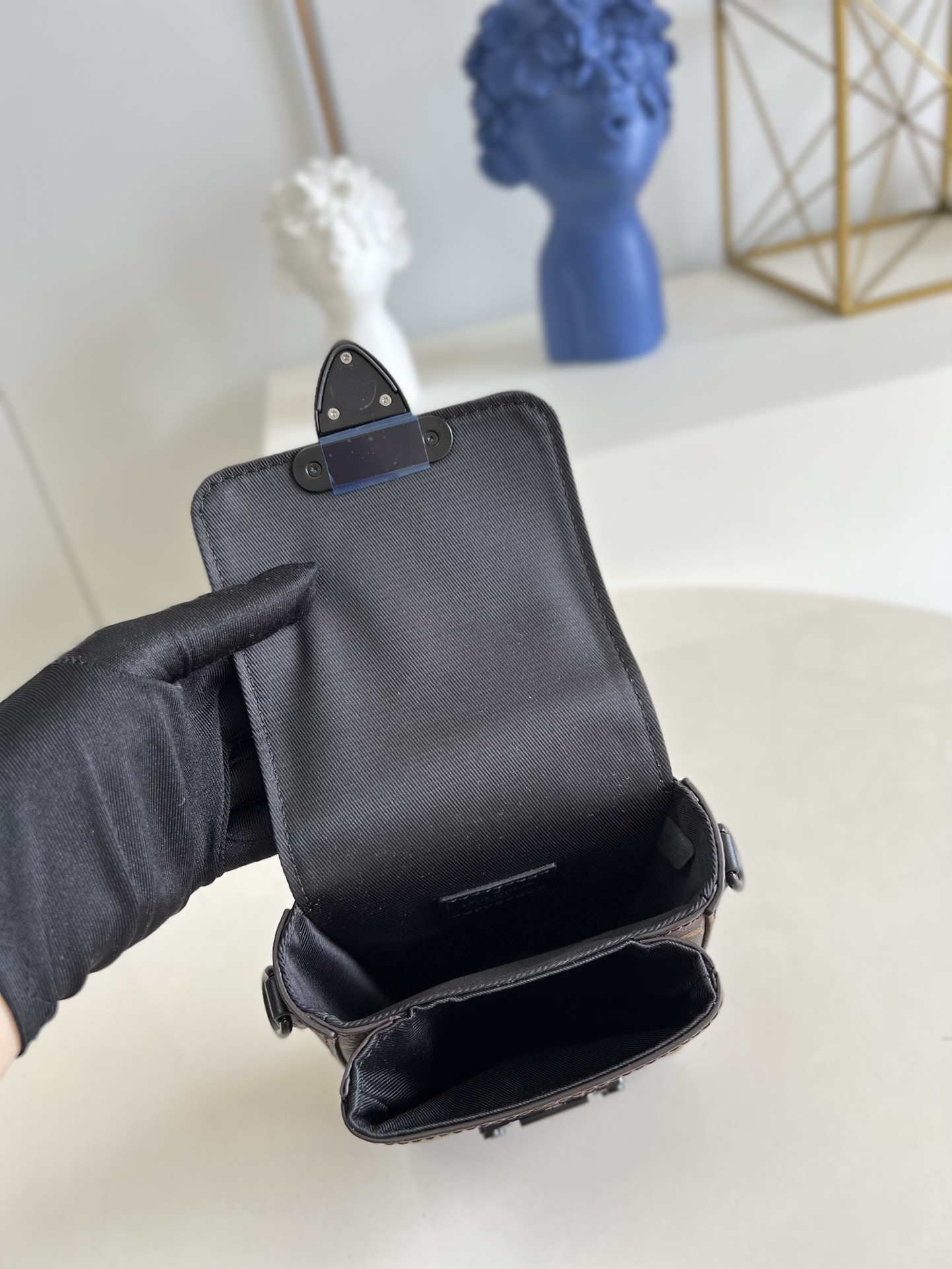 006_86c873.jpg