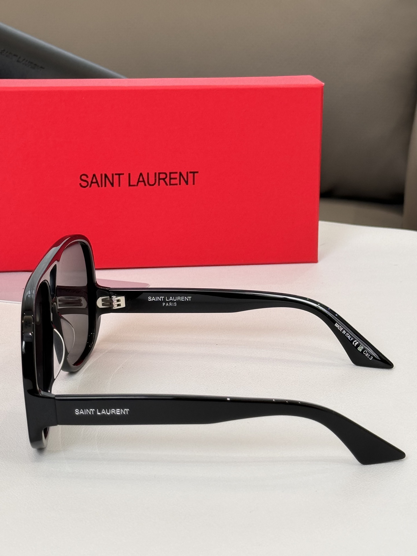 003_83c111.jpg