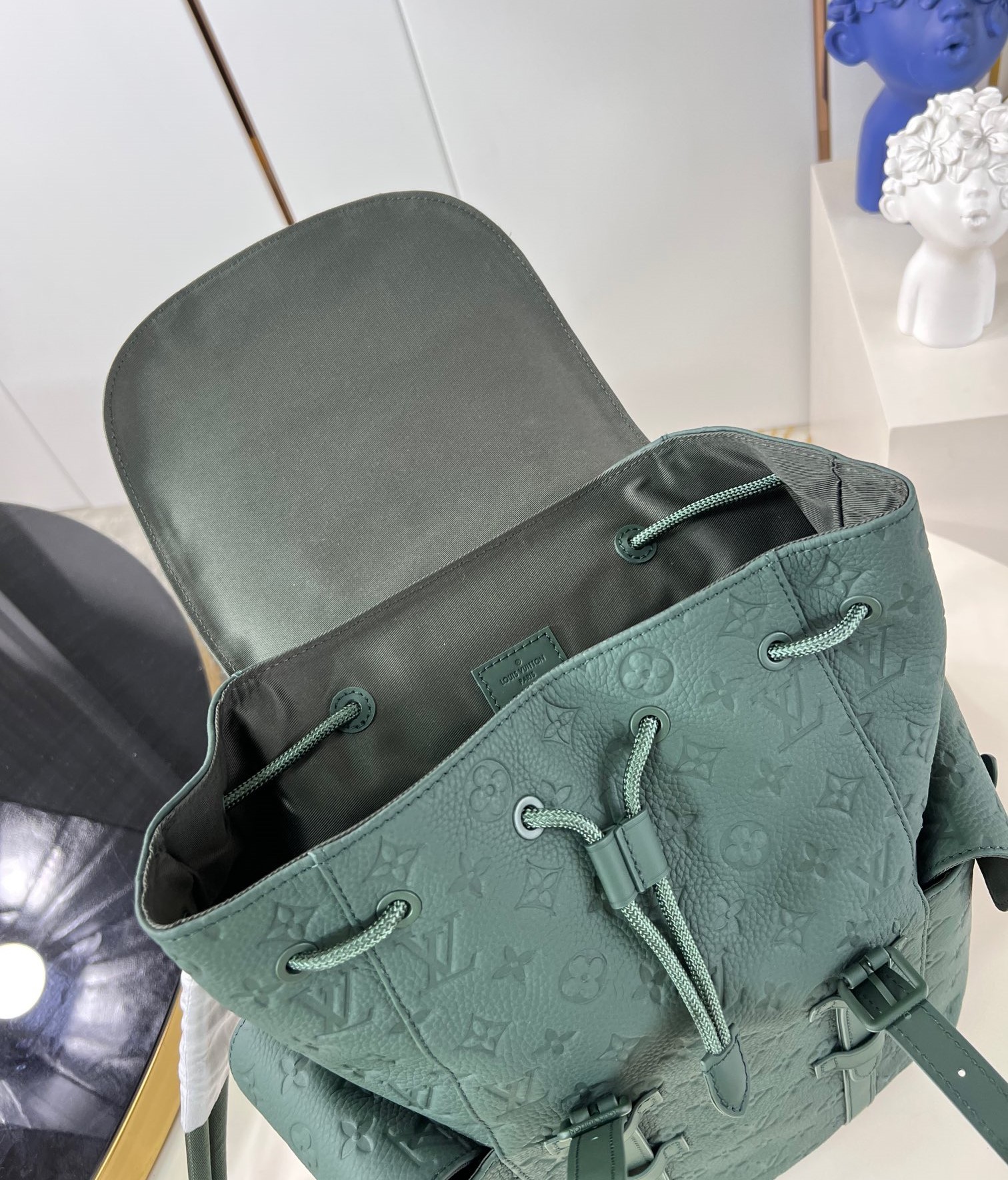 008_b54541.jpg