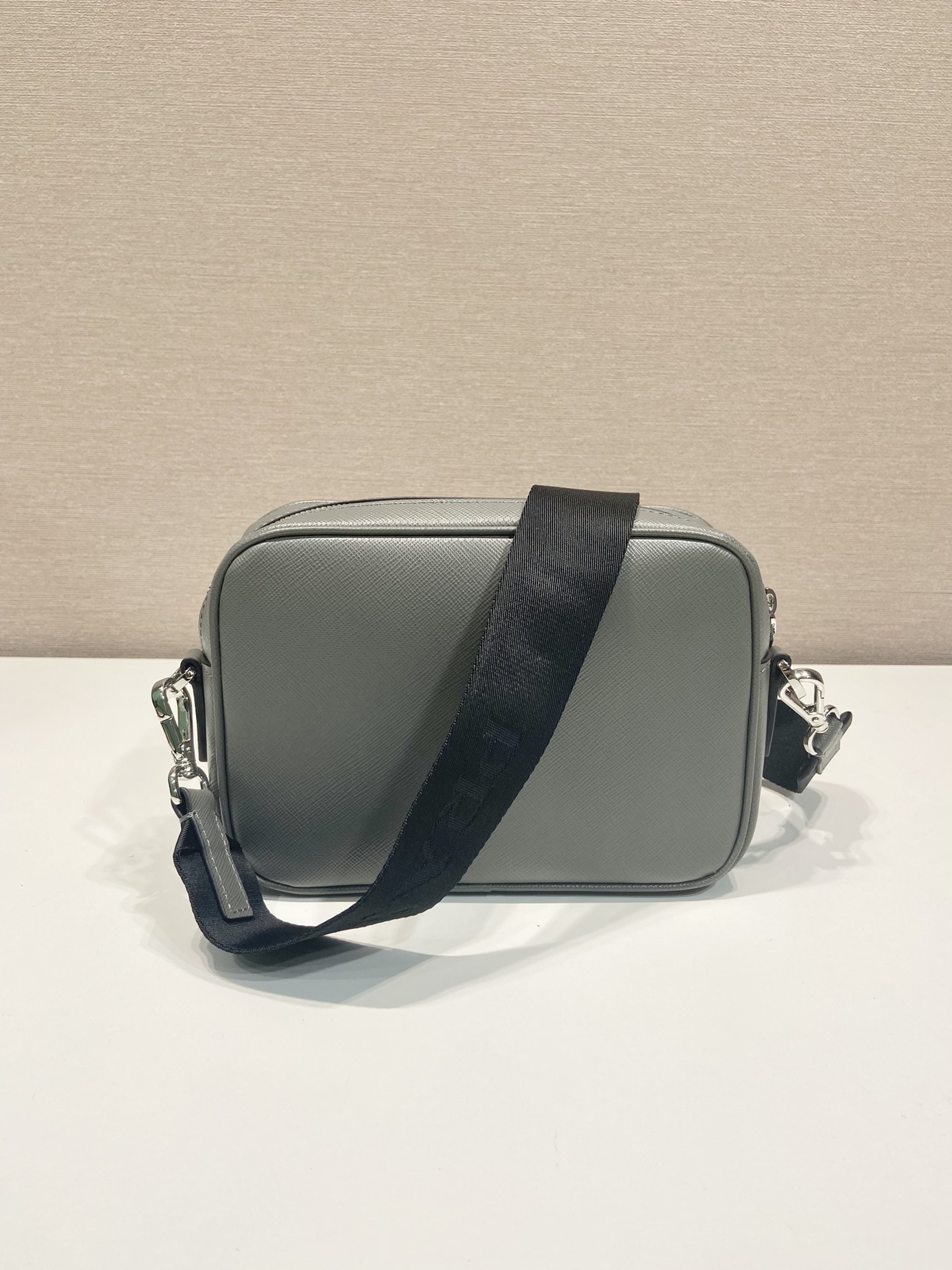 003_555a8f.jpg