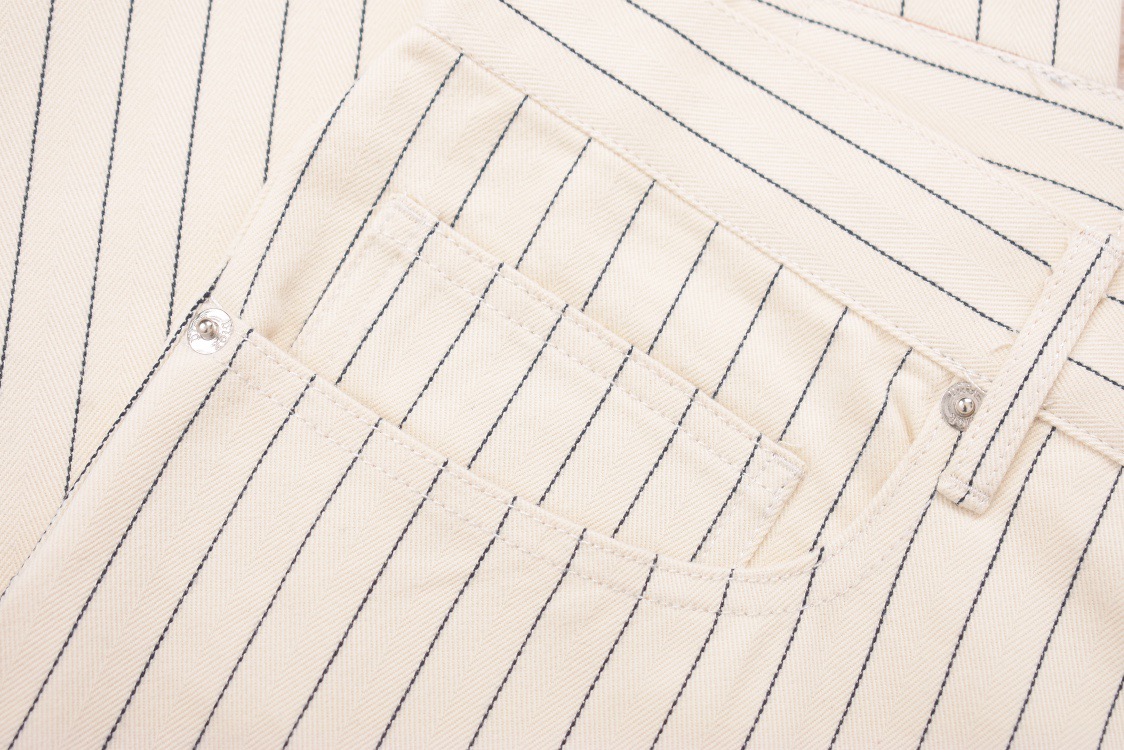 012_c1a5b4.jpg