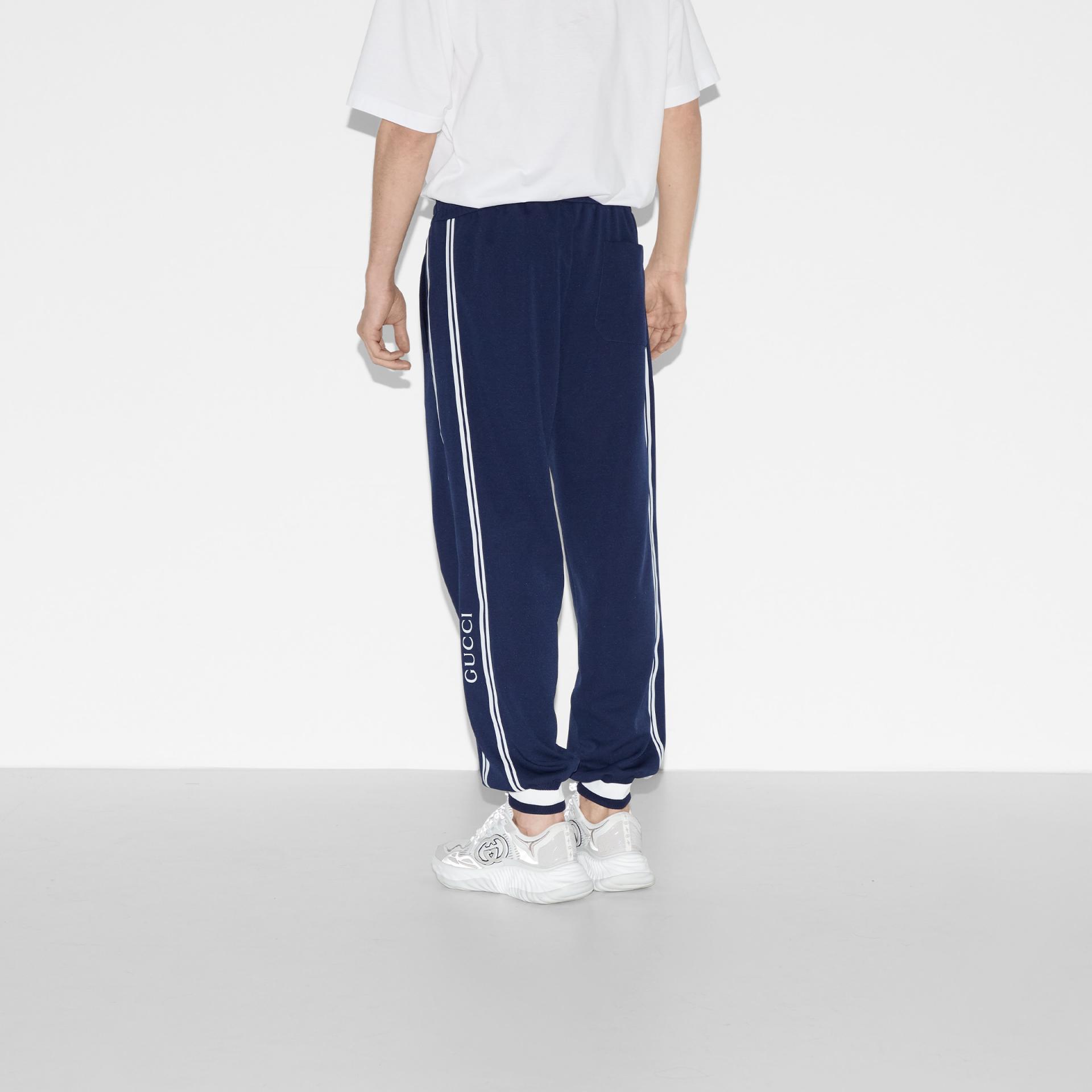 005_a71c26.jpg