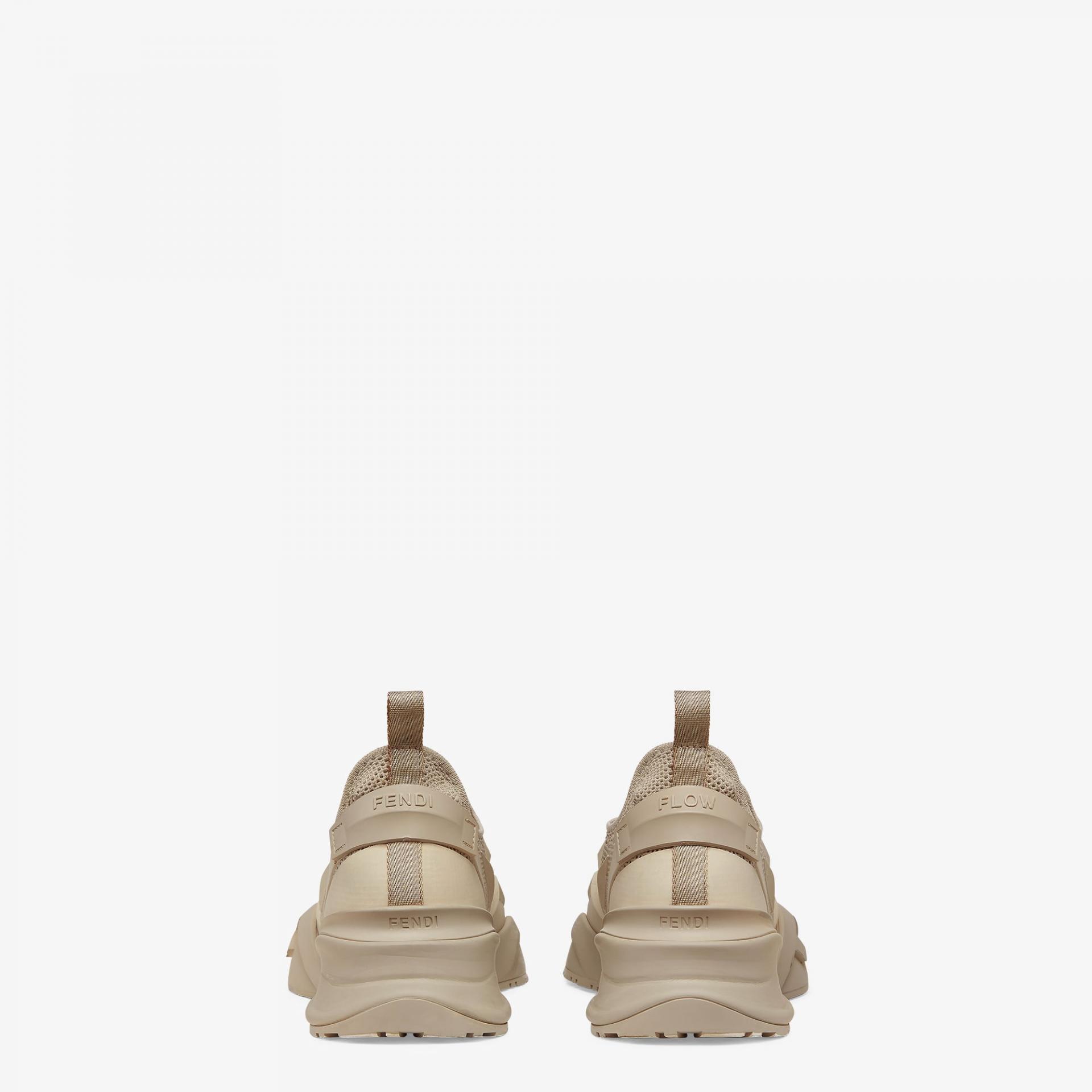 002_5ce918.jpg