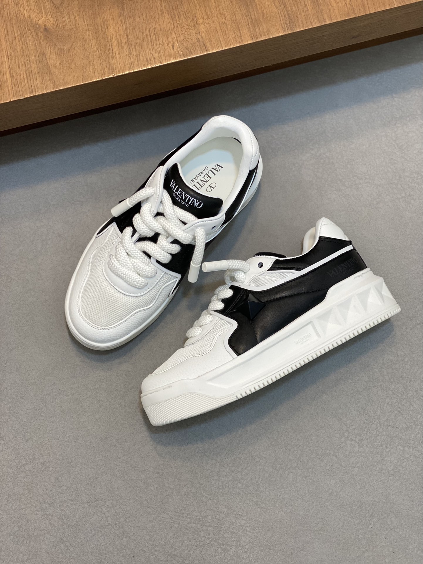 012_5dffc9.jpg