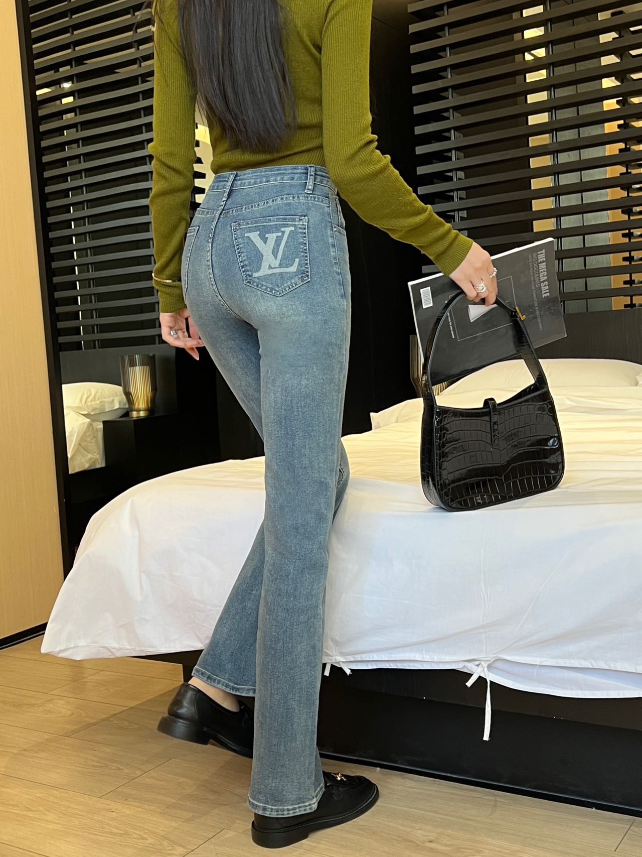 009_f47105.jpg