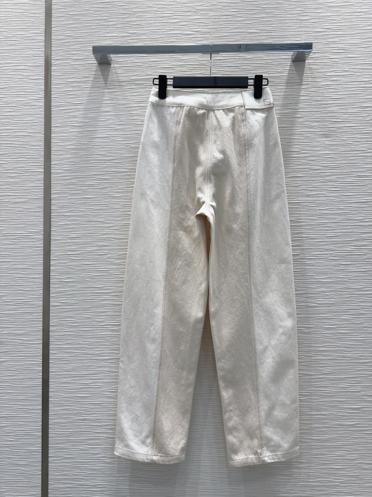 007_c41624.jpg