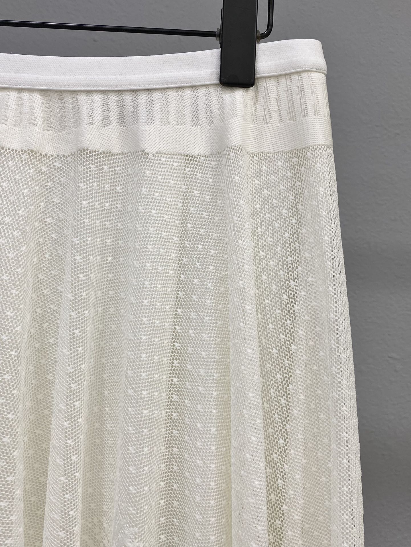 005_e15251.jpg