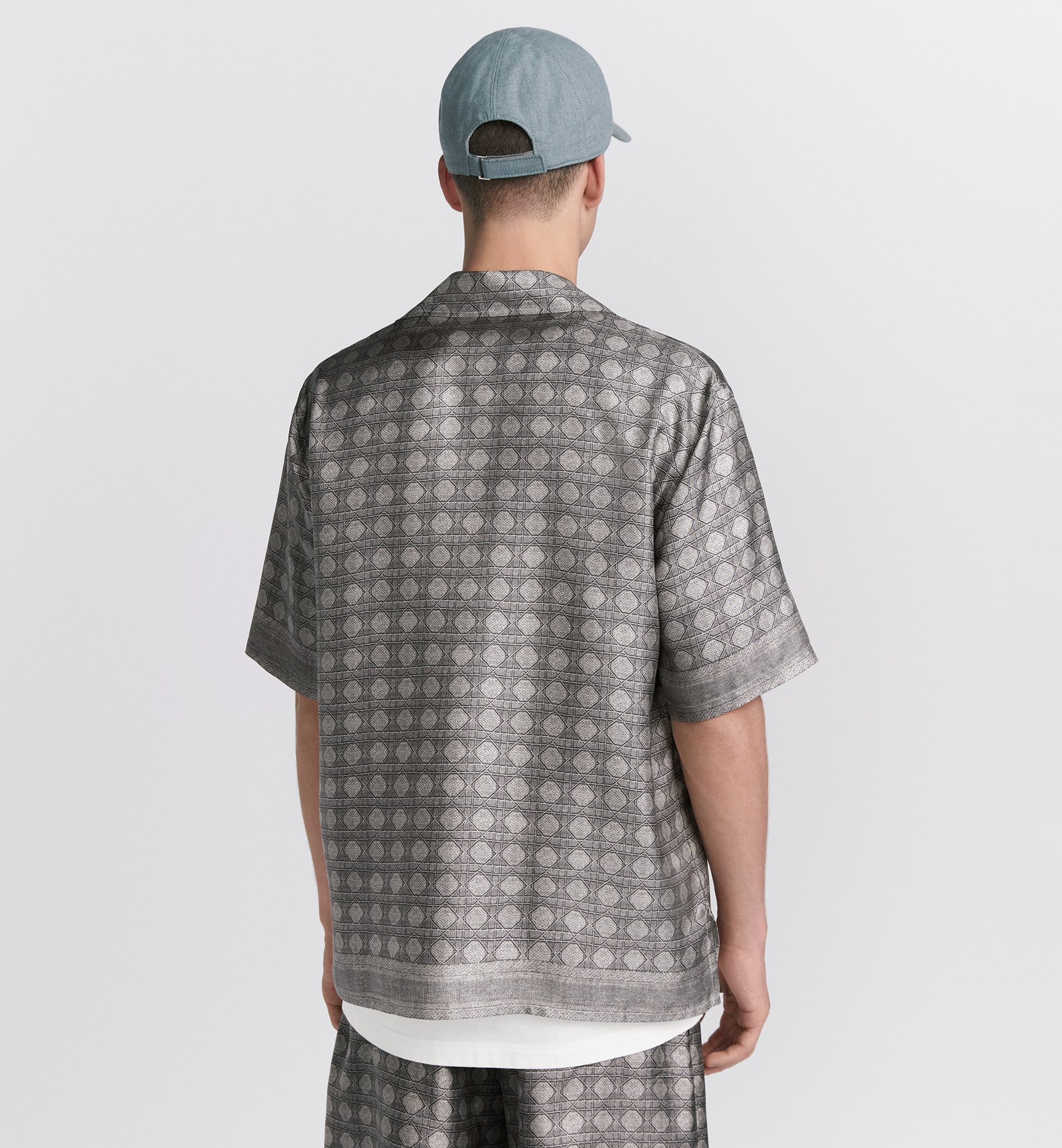 004_3cbf37.jpg