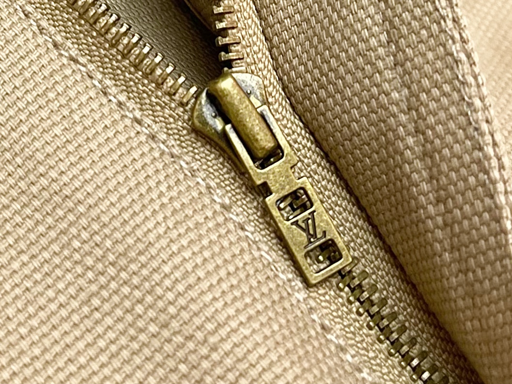 002_2c2382.jpg