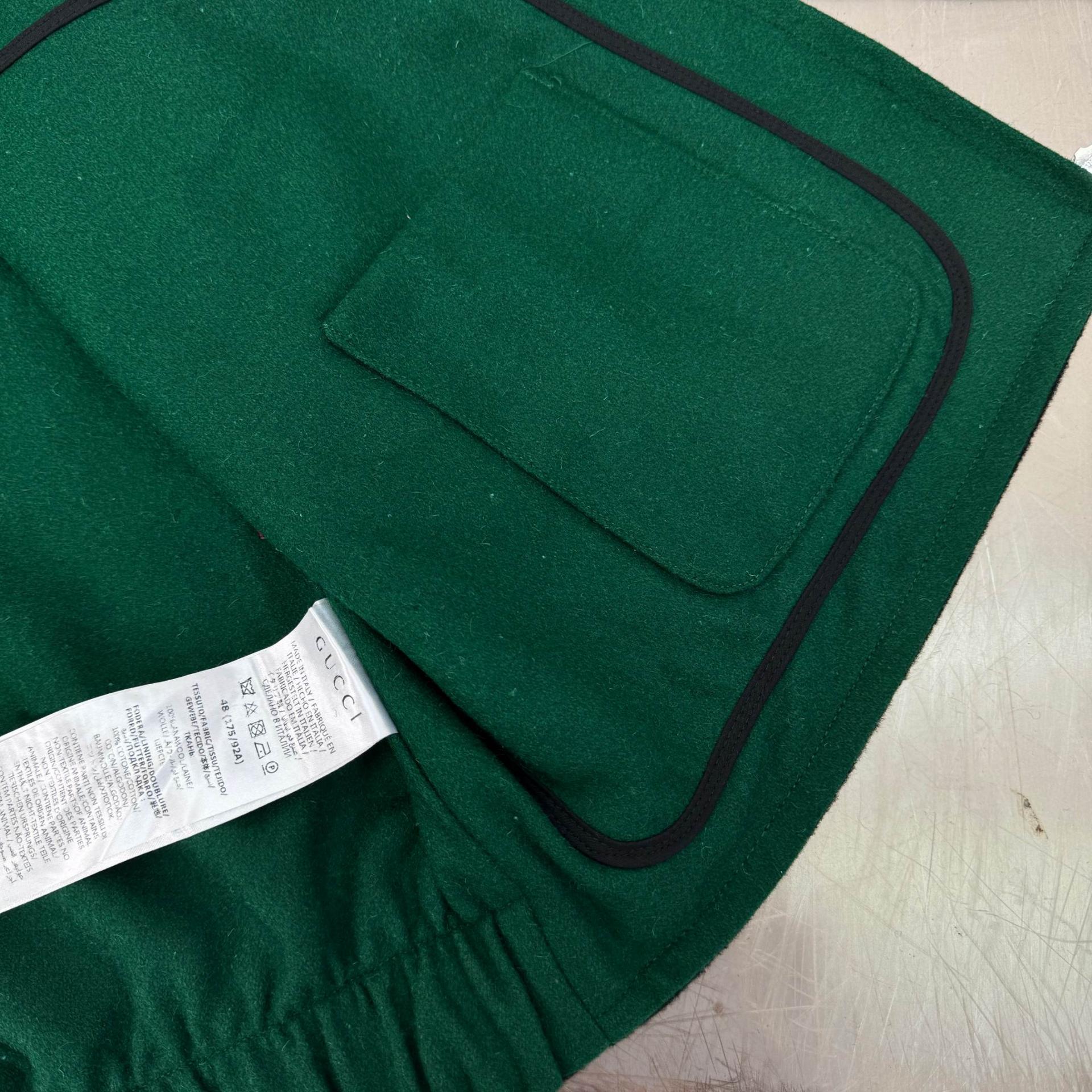 011_d40779.jpg