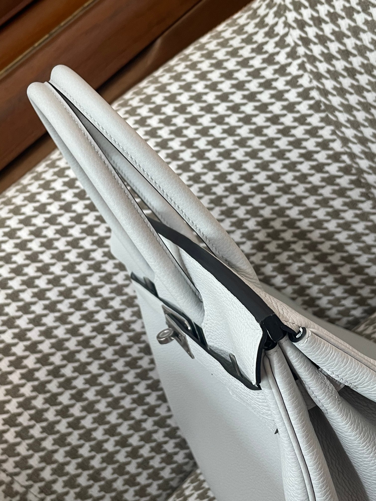 007_5e5c4d.jpg