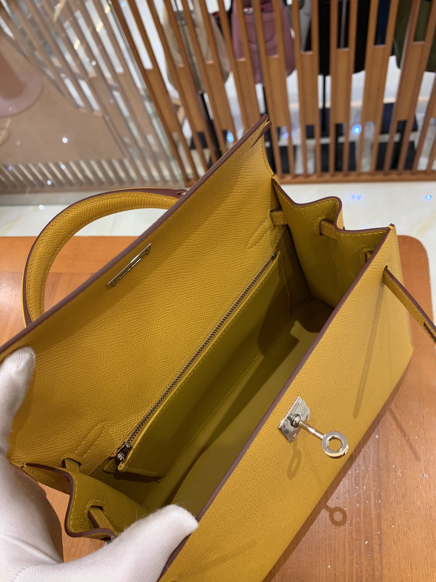 007_a48194.jpg