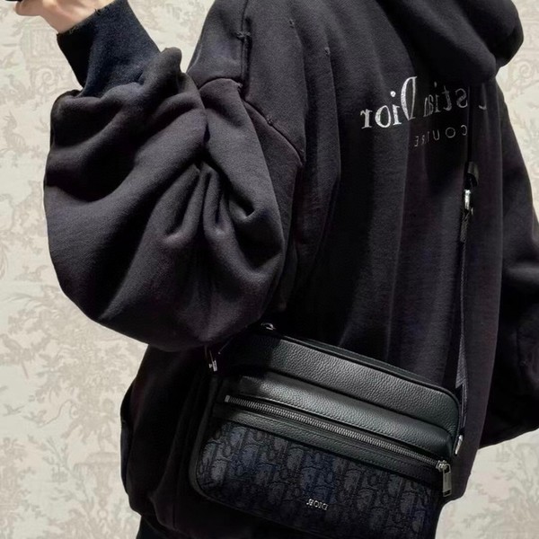 디올 라이더 2.0 지퍼 메신저백